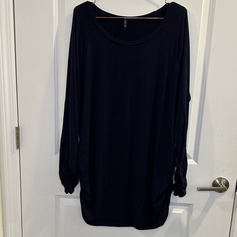 Chic Navy Women's Long Sleeve Top